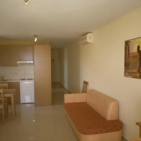 Ionio Star מלון דירות 3*