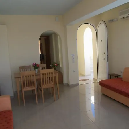 Ξενοδοχείο με διαμερίσματα Ionio Star 3*