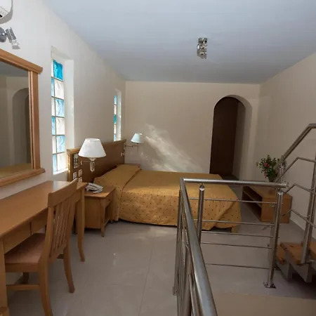 Ionio Star Apartahotel 3*